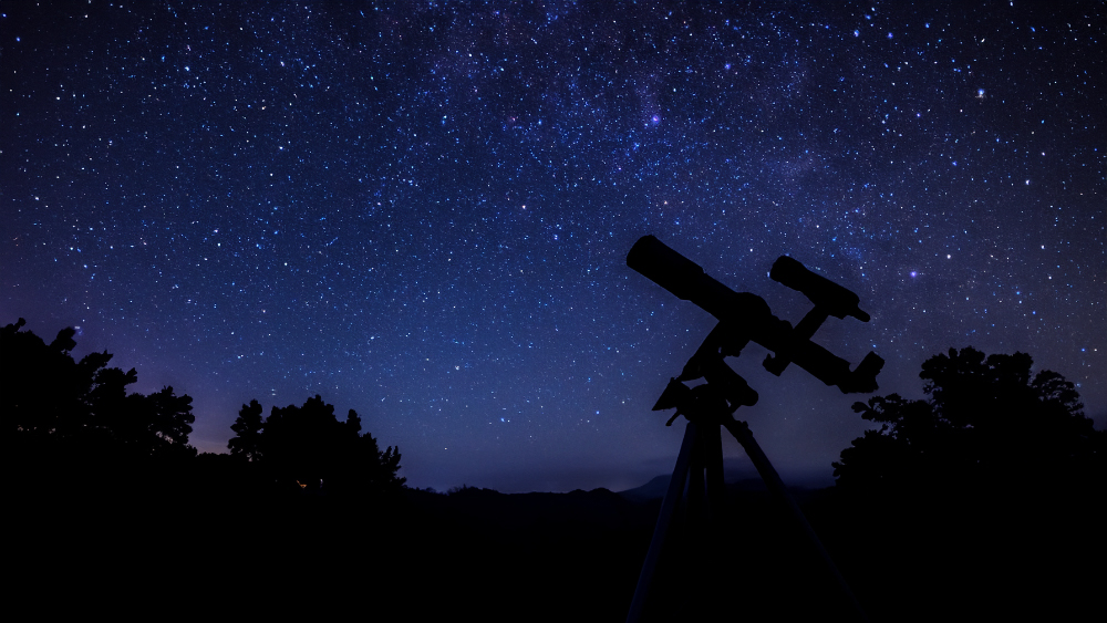 Astronomy telescope for observing Moon